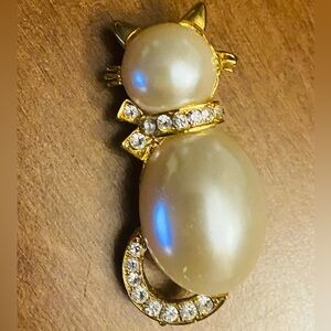 JJ JONETTE Cat Brooch